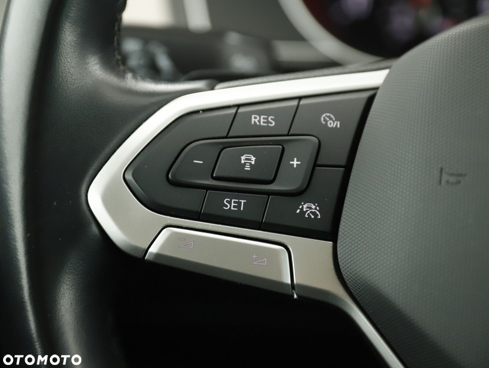 Volkswagen Passat - 11