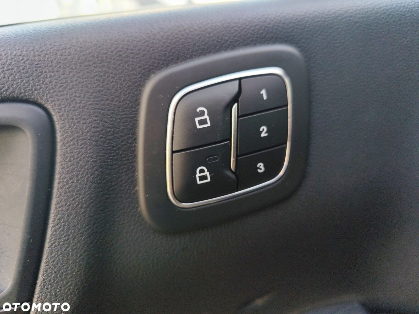 Ford Kuga - 12