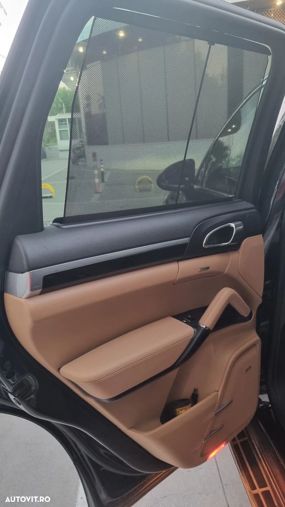 Porsche Cayenne 3.0 L - 35