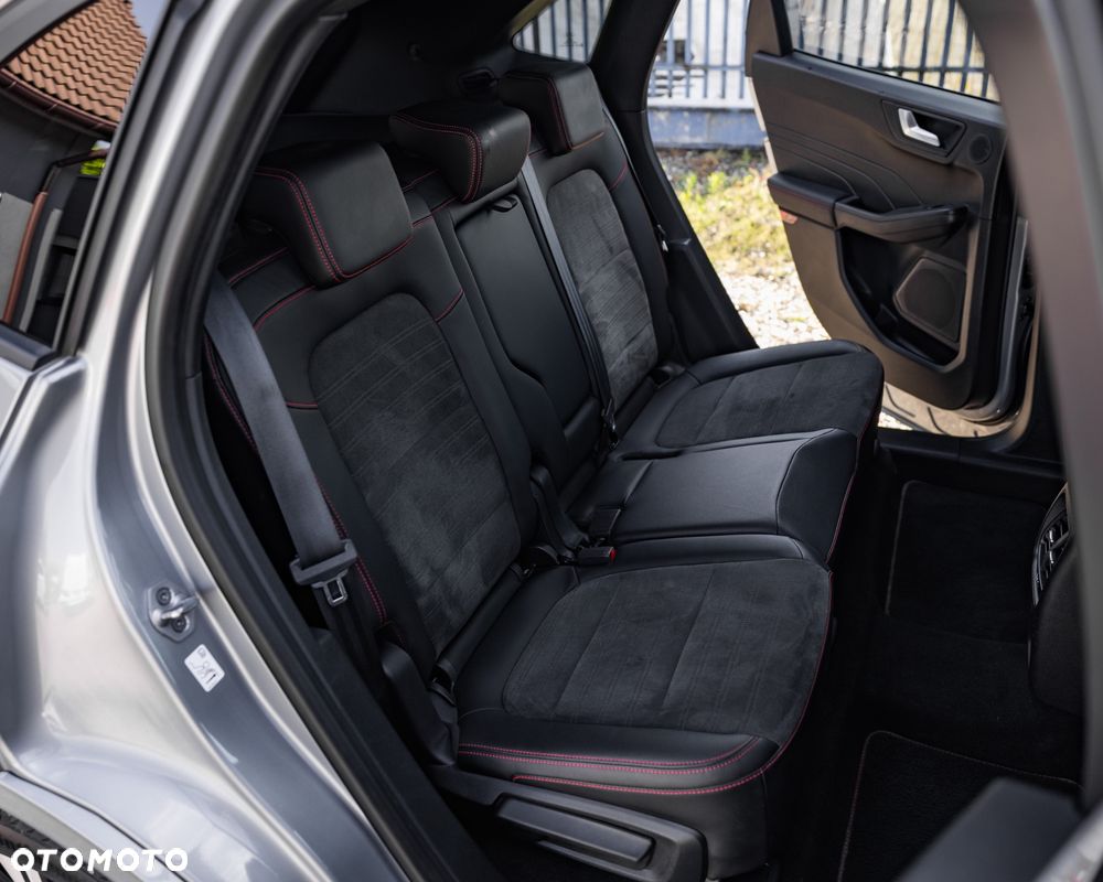 Ford Kuga 2.5 Duratec PHEV ST-LINE - 28