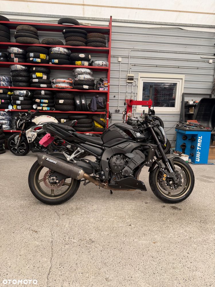 Yamaha FZ - 8