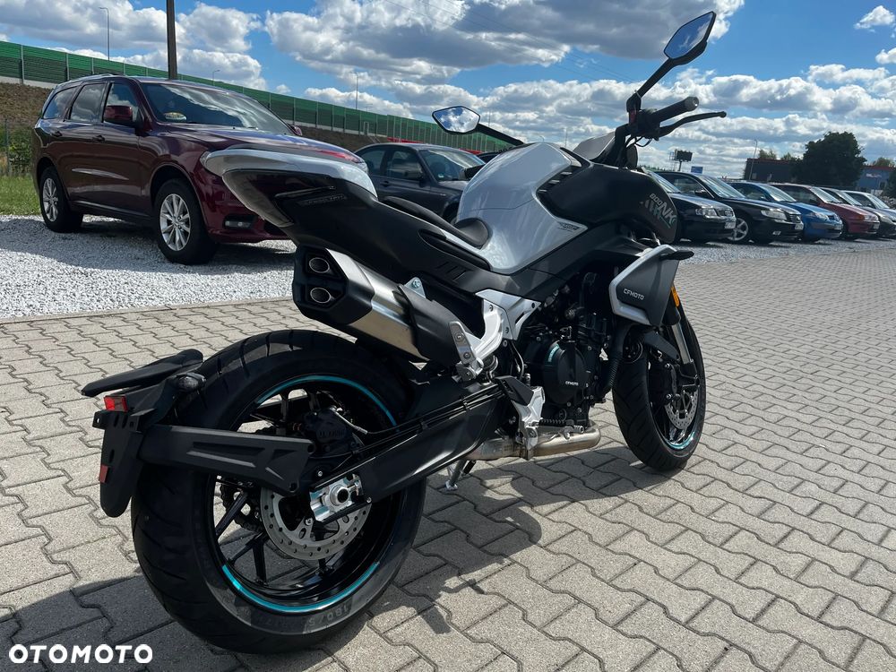 CFMoto 800NK - 7