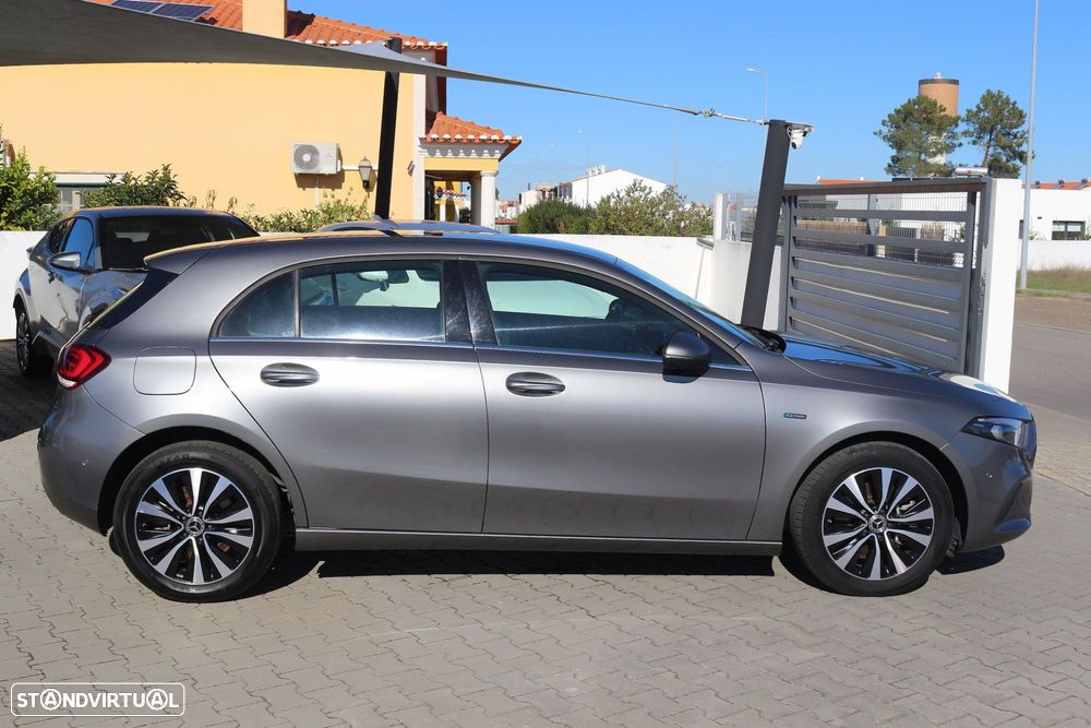 Mercedes-Benz A 250 e Style Plus - 20