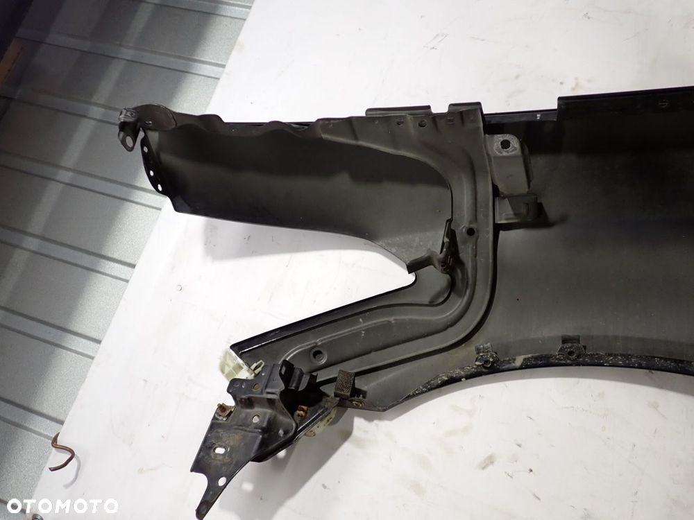 BŁOTNIK PRAWY PRZEDNI INFINITI M37X KOL: GAC - 17