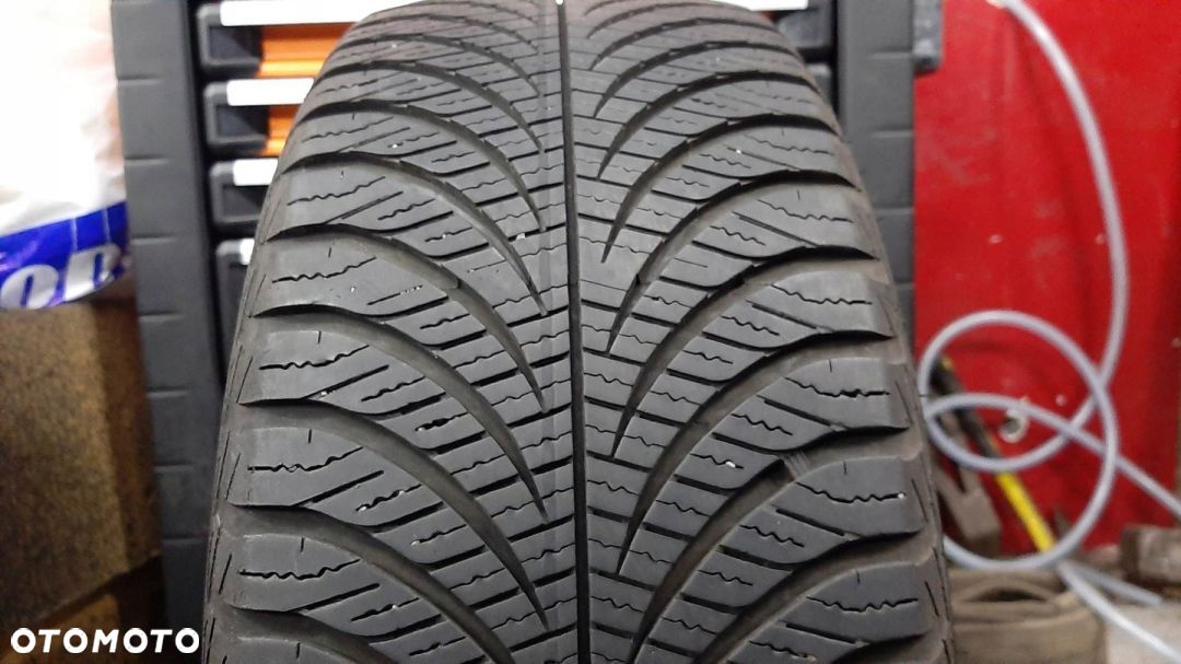 215/60R16 99V Goodyear Vector 4Seasons Gen-2 6mm - 1