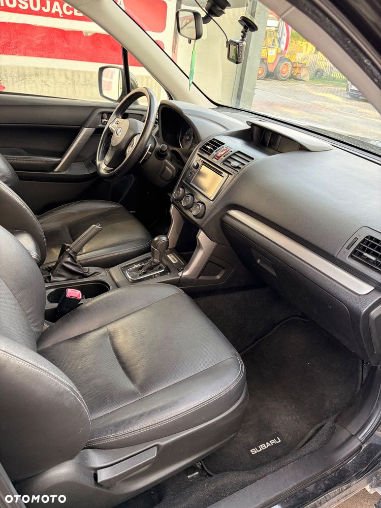 Subaru Forester 2.0XT Comfort Lineartronic - 10