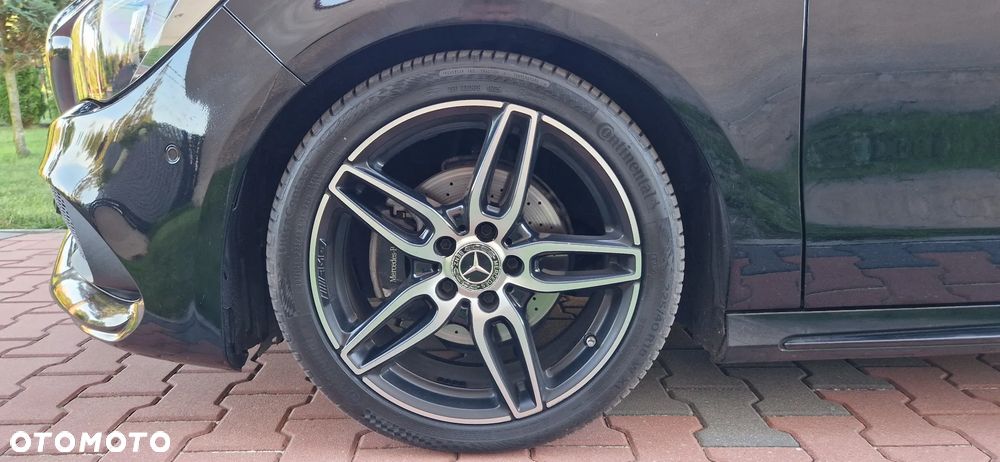 Mercedes-Benz CLA 200 7G-DCT AMG Line - 32
