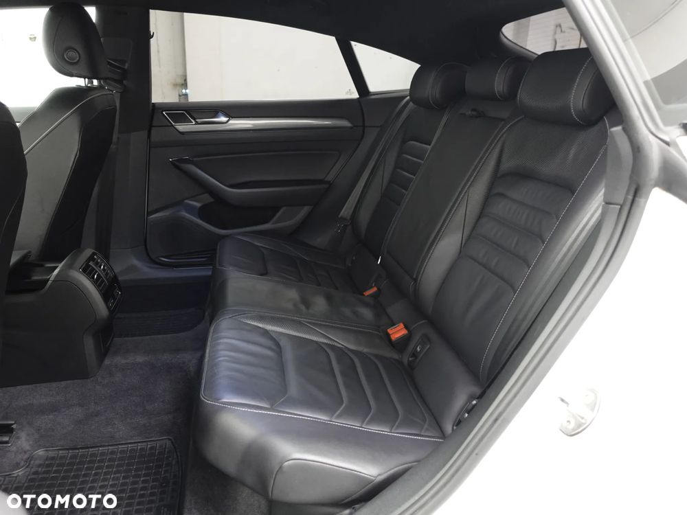 Volkswagen Arteon 2.0 TDI SCR DSG R-Line - 22