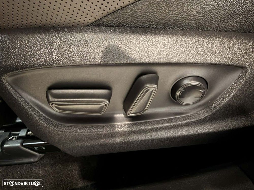 Toyota C-HR 1.8 Hybrid Exclusive+P.Luxury - 17