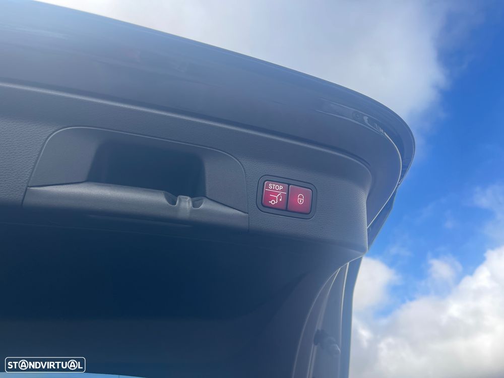 Mercedes-Benz GLC 350 e 4Matic 7G-TRONIC AMG Line - 31