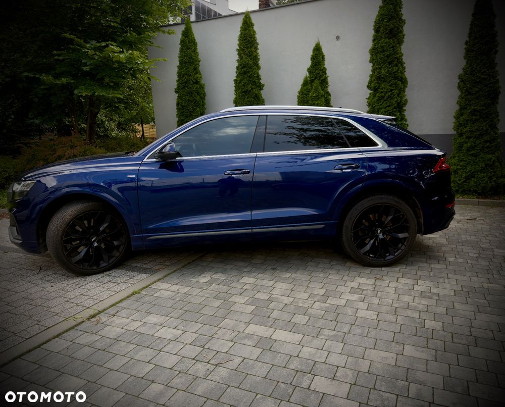 Audi Q8 - 8
