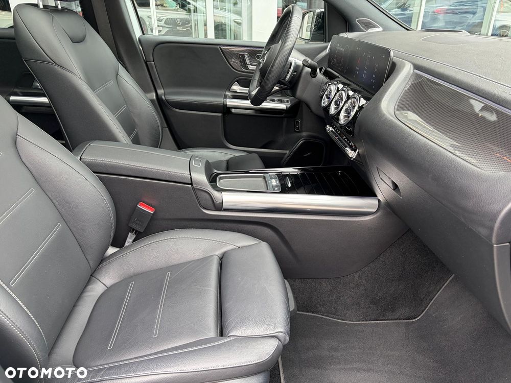 Mercedes-Benz Klasa B 250 4-Matic mHEV AMG Line 8G-DCT - 21