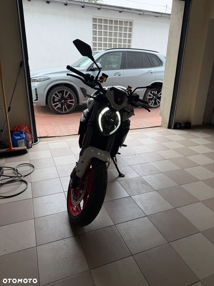 Ducati Monster - 4
