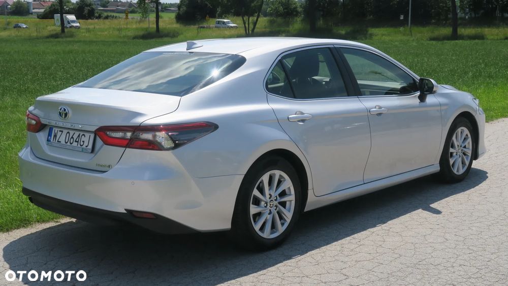 Toyota Camry - 9