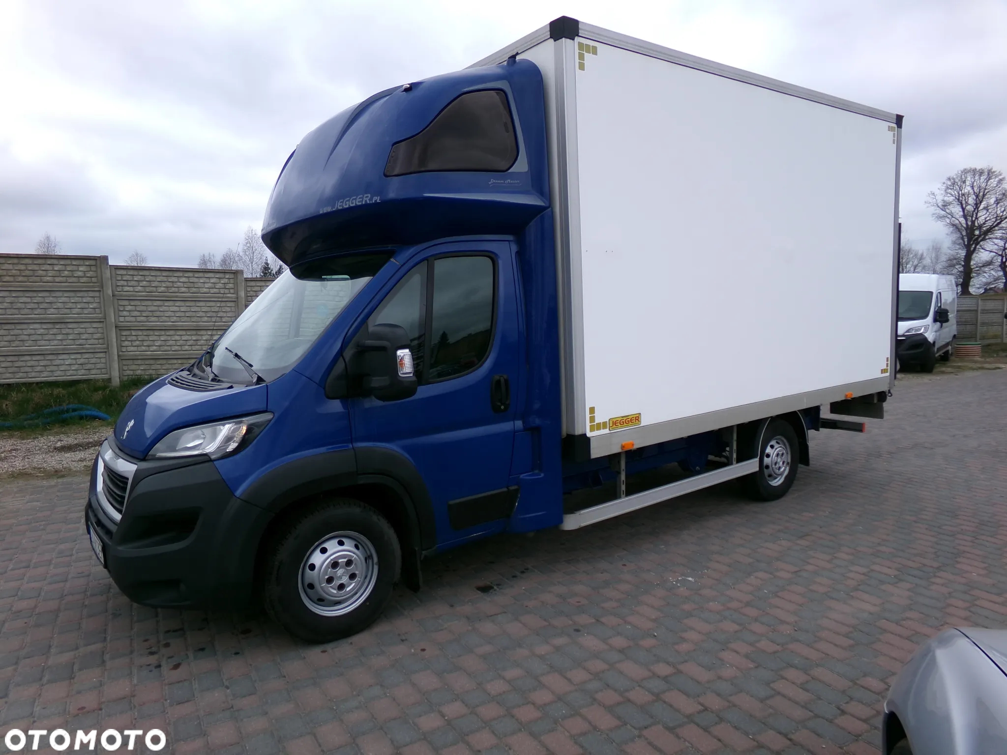 Peugeot boxer kontener z windą super stan - 2