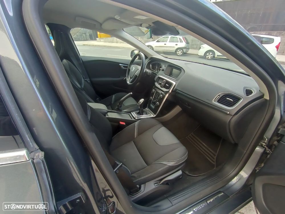 Volvo V40 1.6 D2 Eco Momentum - 19