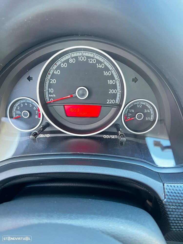 VW Up! - 10