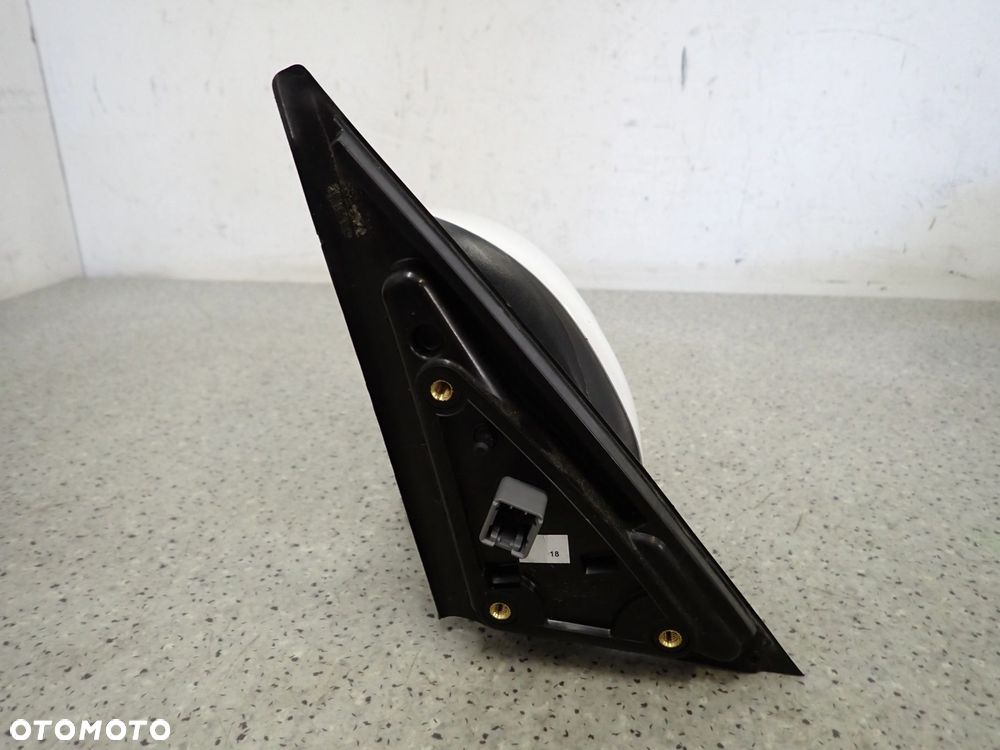 KIA VENGA 09- LUSTERKO LEWE 8PIN 7R - 3