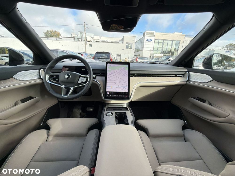 Volvo EX90 - 14