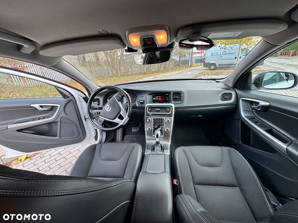 Volvo V60 D4 Drive-E Momentum - 9