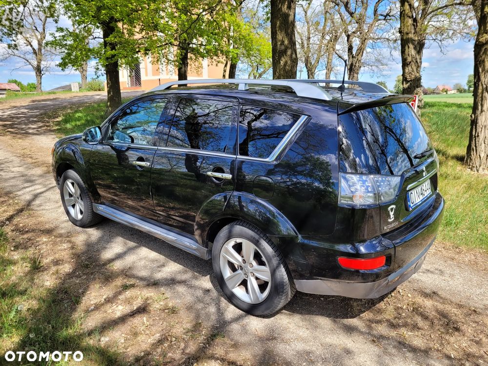 Mitsubishi Outlander - 8