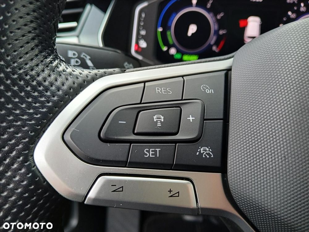 Volkswagen Passat - 18