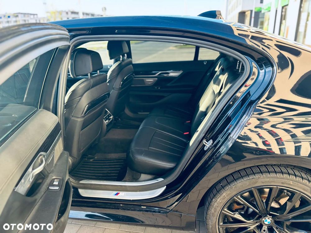 BMW Seria 7 740i - 13