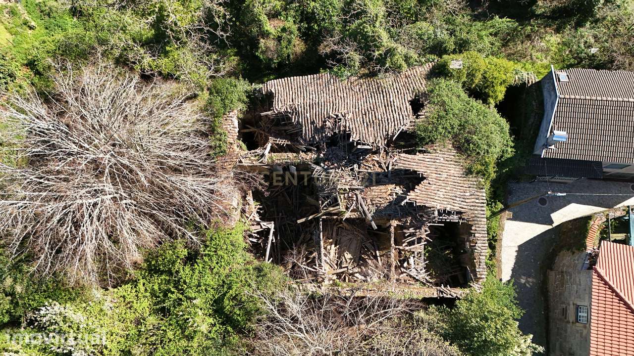 Propriedade para recuperação em Viseu - Grande imagem: 3/20