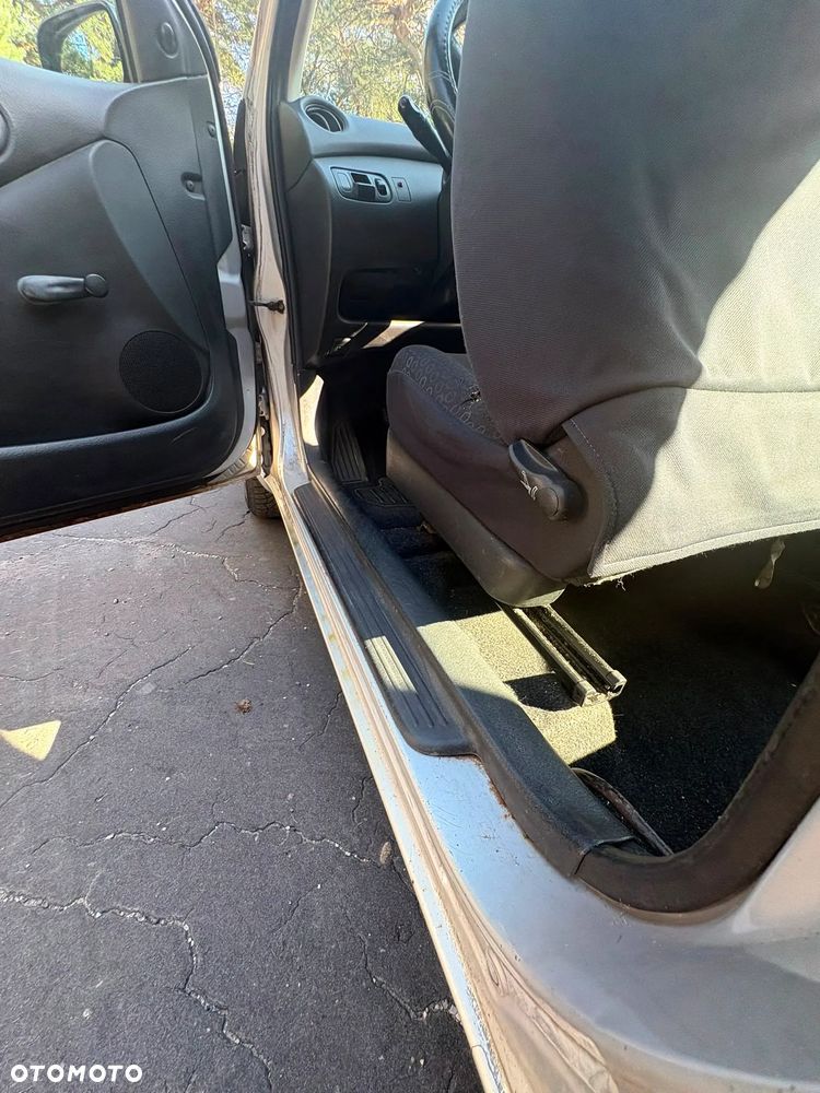Toyota Yaris - 31