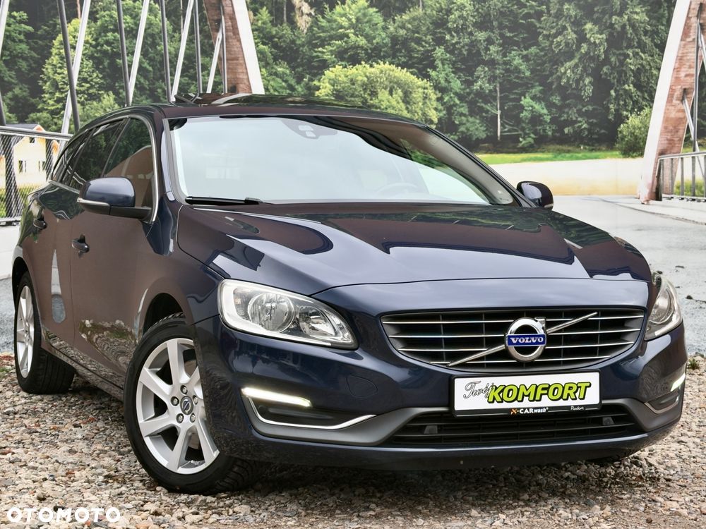 Volvo V60 D5 AWD Geartronic - 1