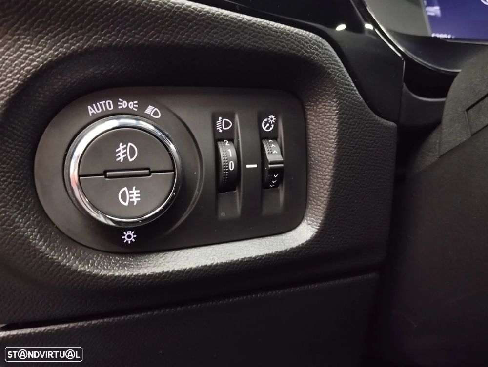 Opel Corsa 1.2 T GS - 17