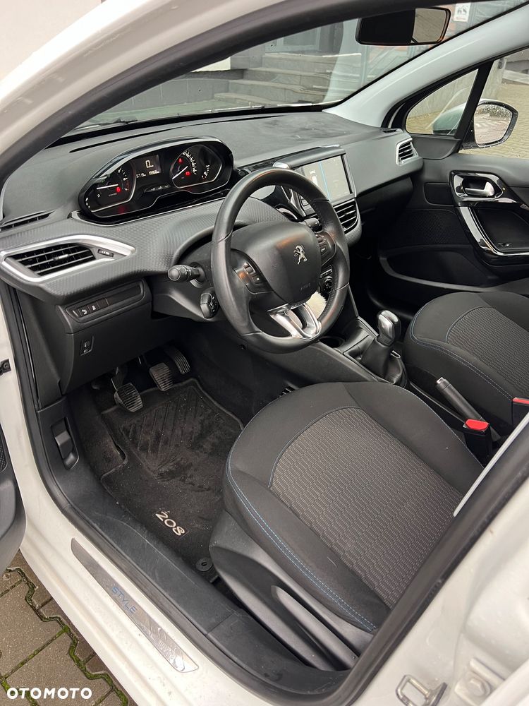 Peugeot 208 1.2 PureTech Style - 5