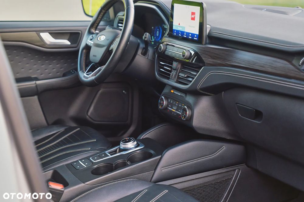 Ford Kuga - 32