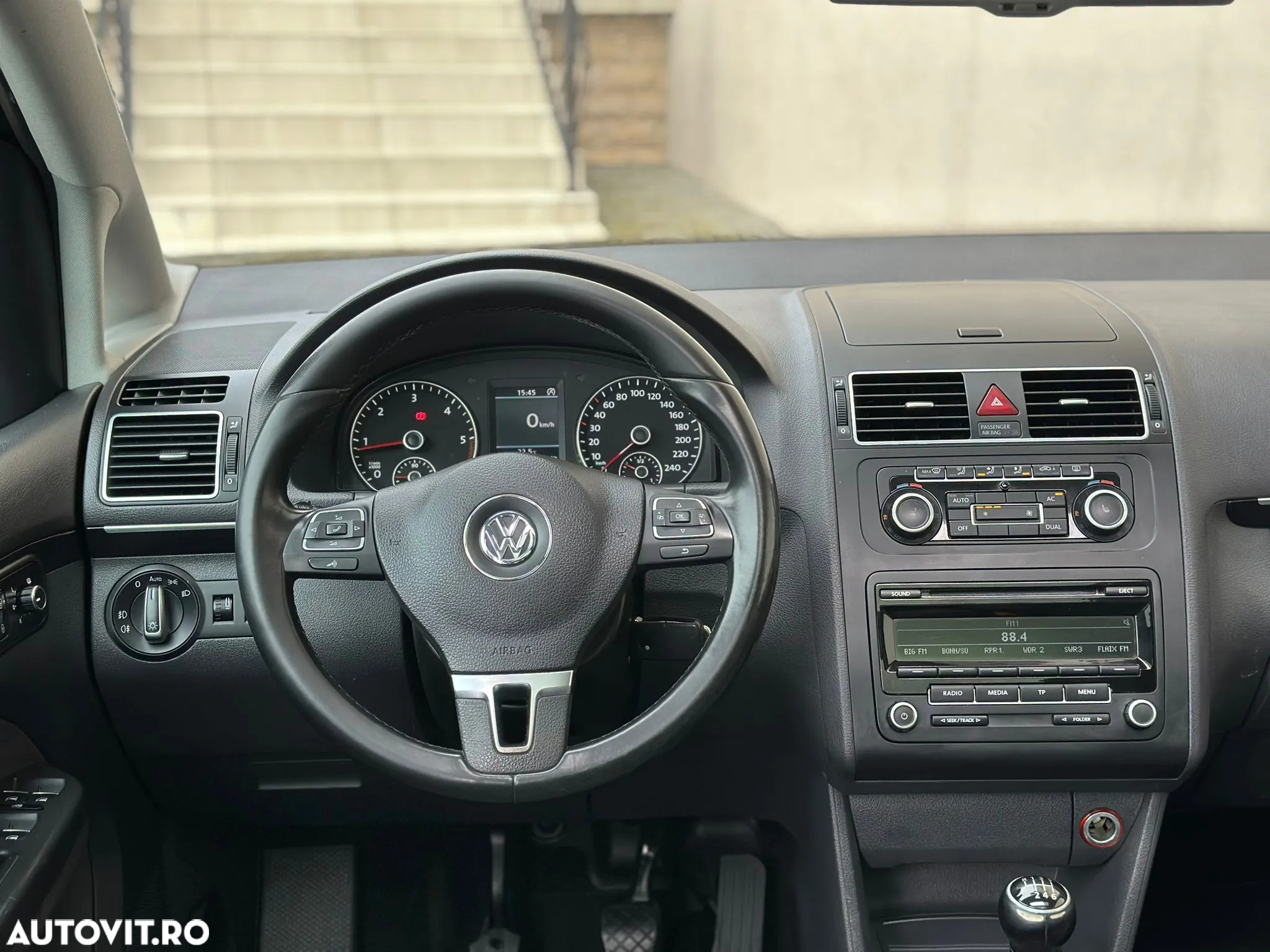 Volkswagen Touran 1.6 TDI BlueMotion Technology Comfortline - 6