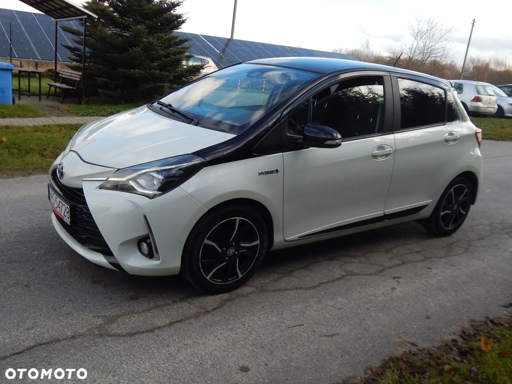 Toyota Yaris Hybrid 100 Premium - 3