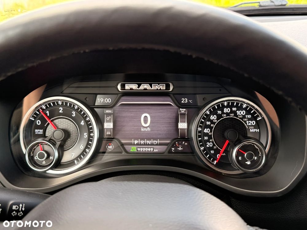RAM 1500 5.7 Crew Cab Laramie - 35