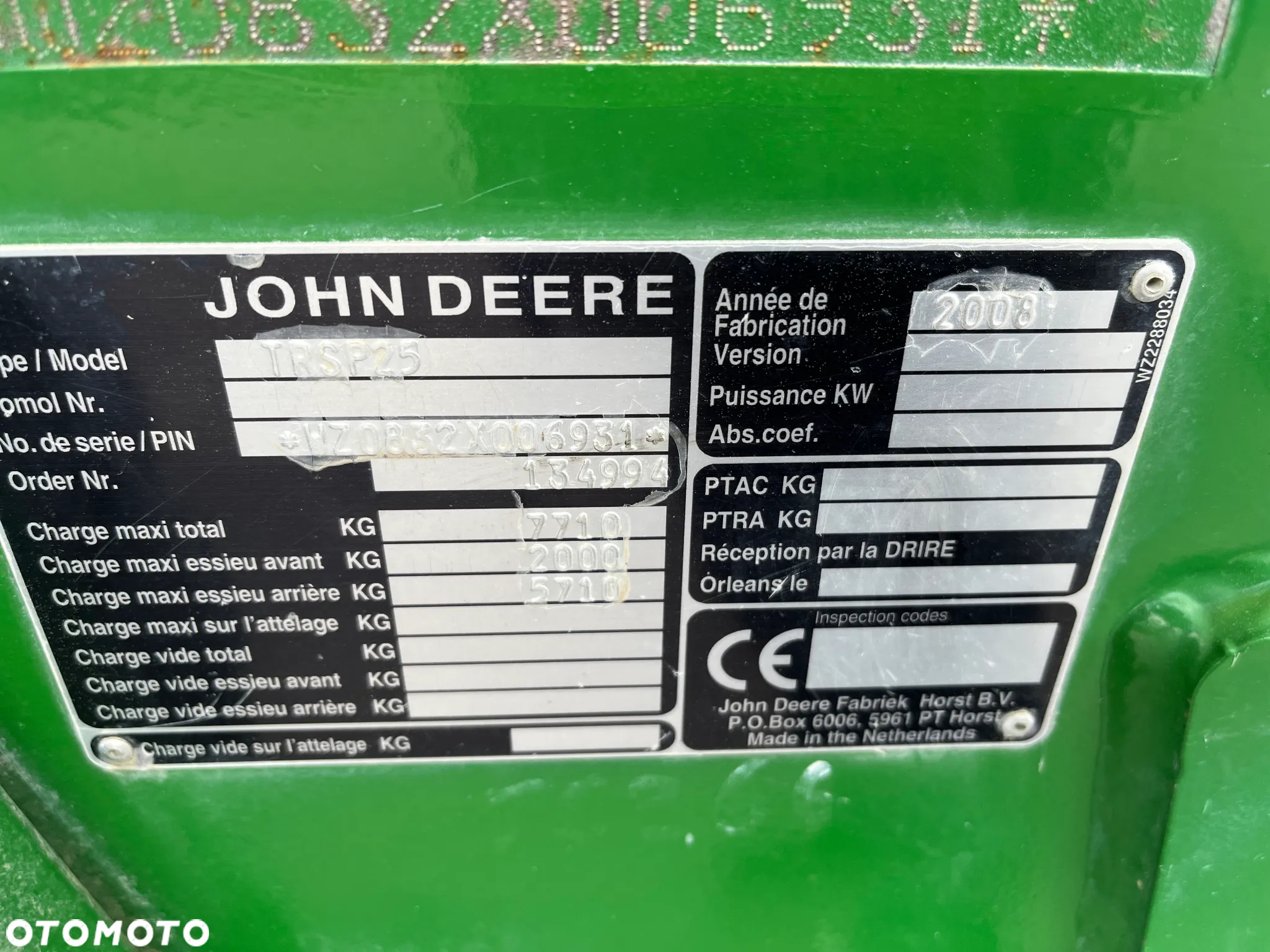 John Deere 832 - 3