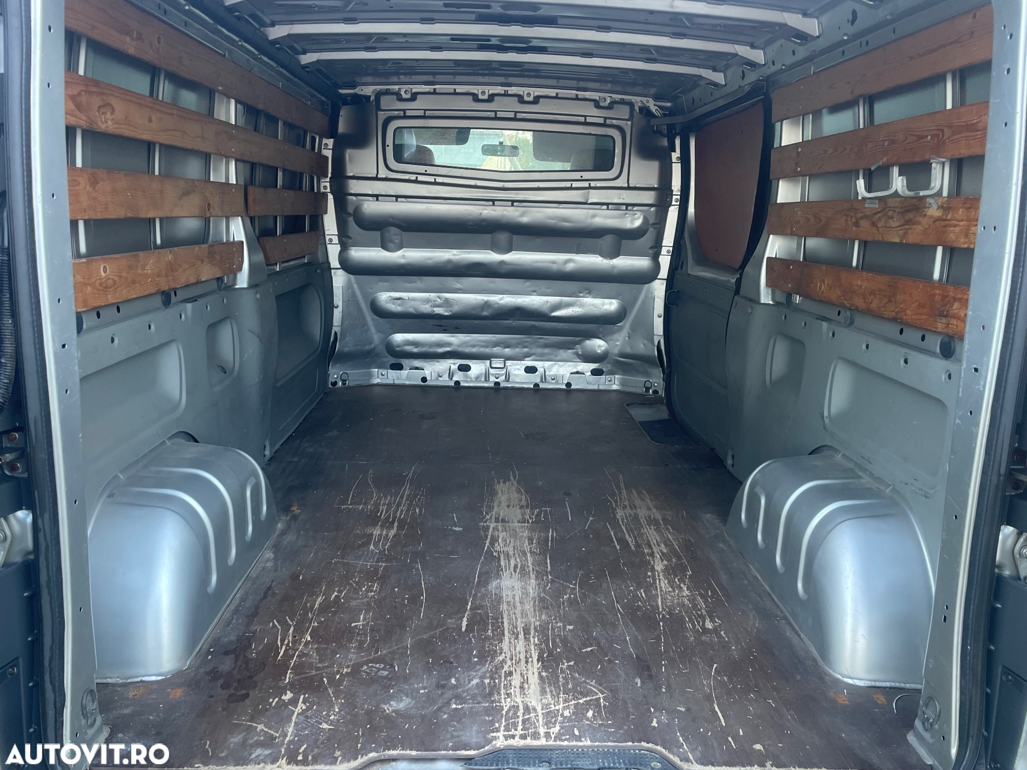 Renault Trafic 2.0 dCi 114 Cp Lung - 8