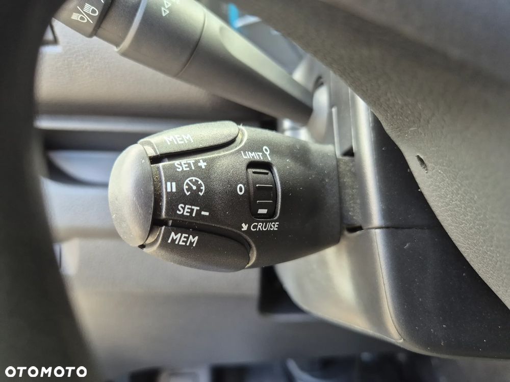 Opel Vivaro / Expert / Scudo / Jumpy / Proace - 29