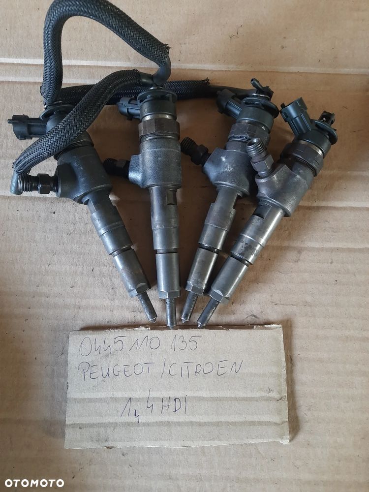 Wtryskiwacz wtrysk Peugeot Citroen 1.4 HDI  0445110135 - 1