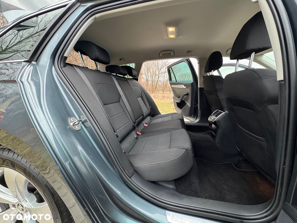 Skoda Superb 2.0 TDI DSG Premium Edition - 30