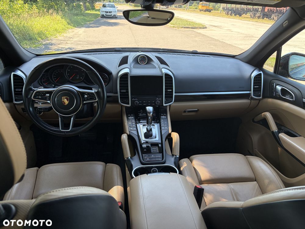 Porsche Cayenne Platinum Edition - 14