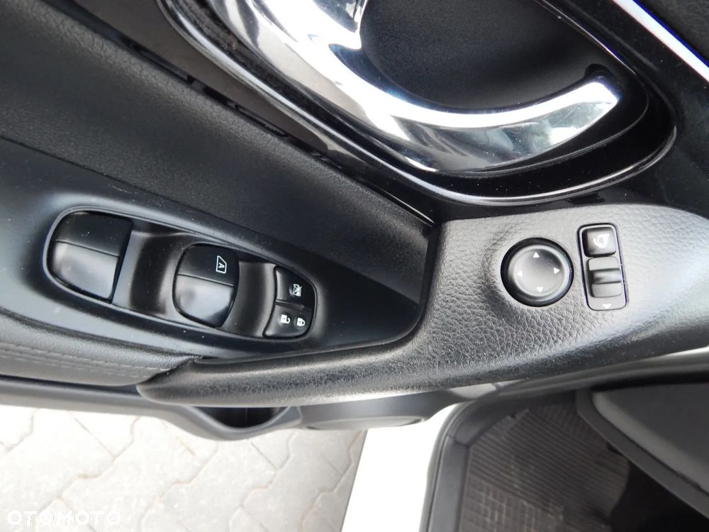 Nissan Qashqai 1.6 DCi ALL-MODE 4x4i ACENTA - 15