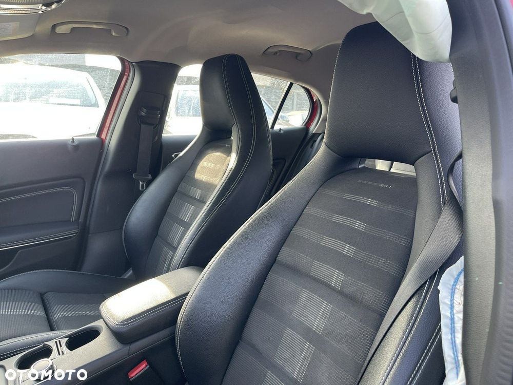 Mercedes-Benz GLA 200 (CDI) d 4Matic 7G-DCT Style - 14