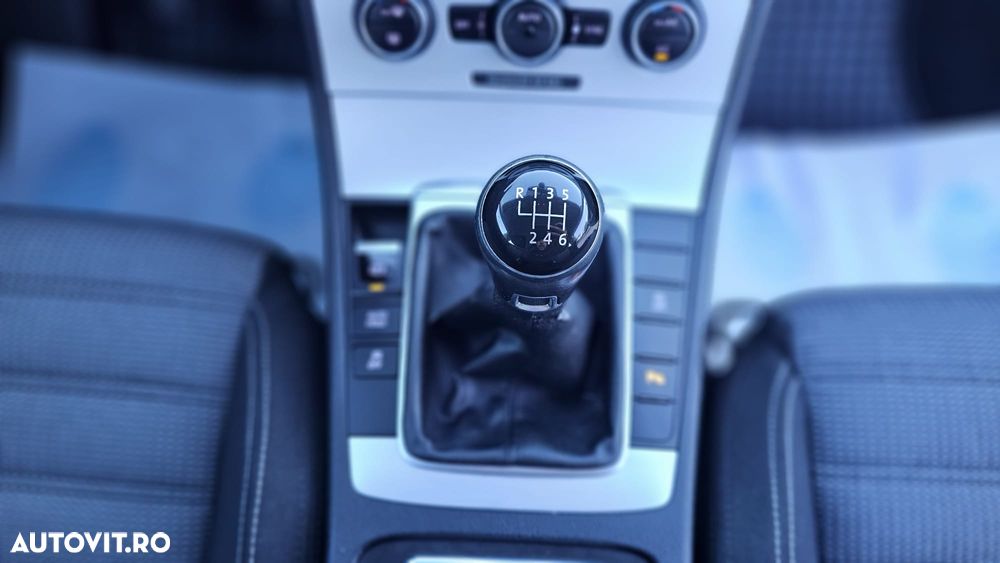 Volkswagen Passat CC - 12