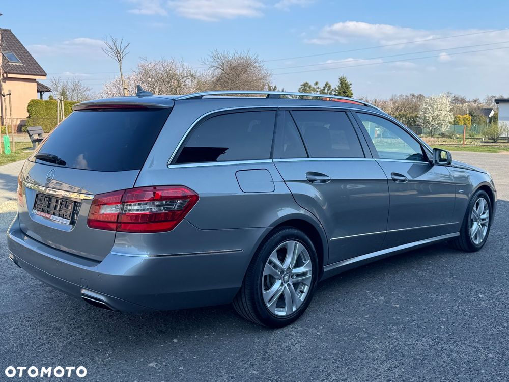 Mercedes-Benz Klasa E 200 CGI BlueEffICIENCY Avantgarde - 4