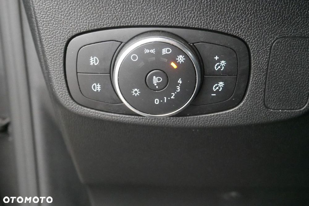 Ford Focus 1.0 EcoBoost Titanium - 26
