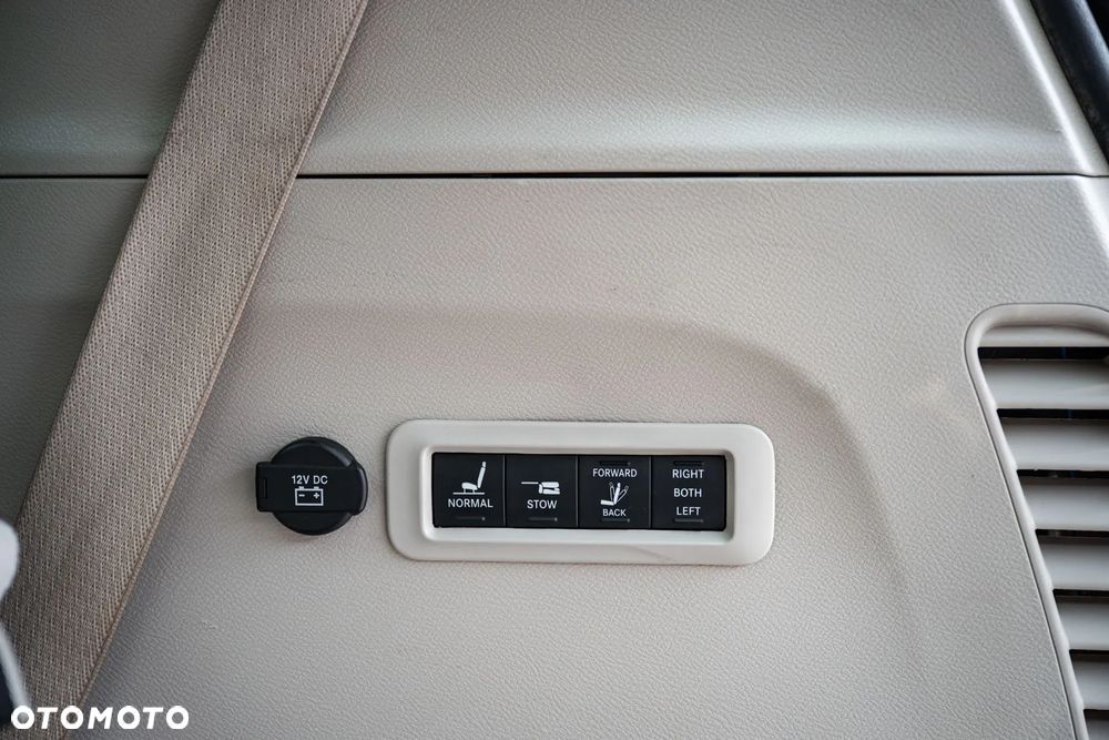 Chrysler Pacifica - 27