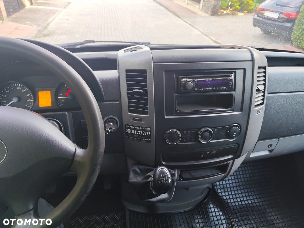 Mercedes-Benz Sprinter 319 - 10