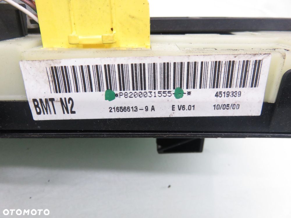 BSI RENAULT CLIO II 1.2 P8200031555 - 2